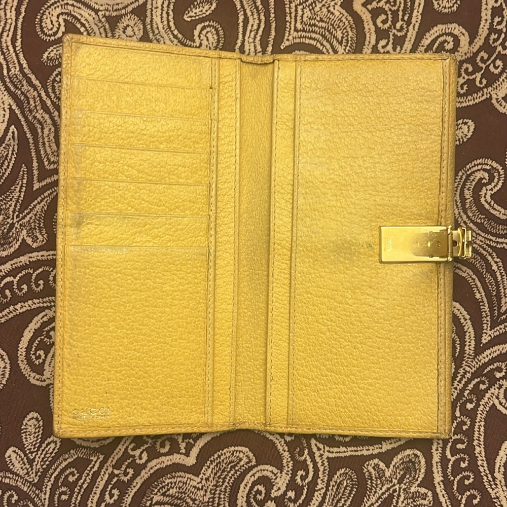 Authentic Gucci Wallet - Picture 5 of 8